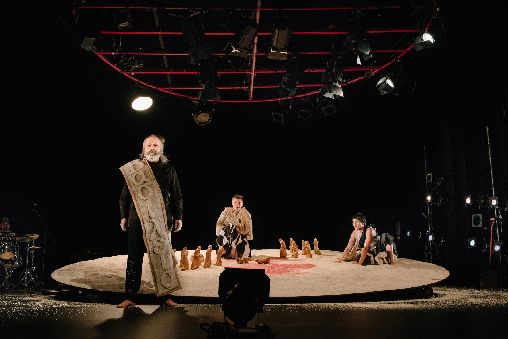 Antigone sous le soleil de midi